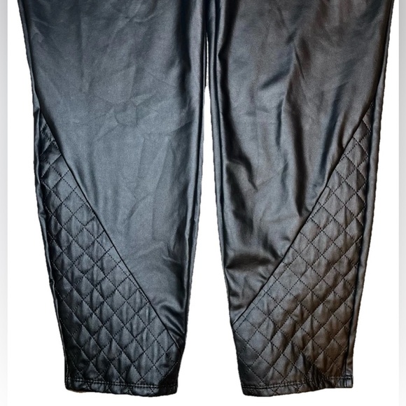 TORRID PLATINUM PREMIUM BLACK FAUX LEATHER QUILTED LEGGINGS SIZE 3 38x26 - Picture 1 of 7